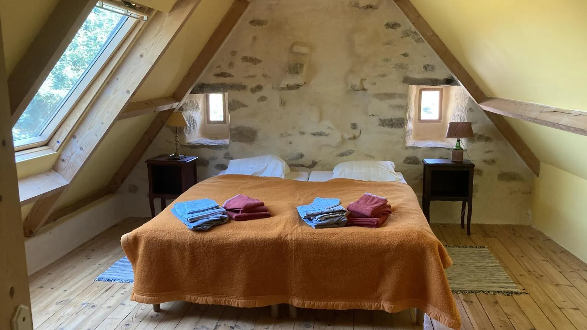 711- Spacieuse Ferme Bretonne Avec Sauna Et Grand Beuzec-Cap-Sizun Holiday home