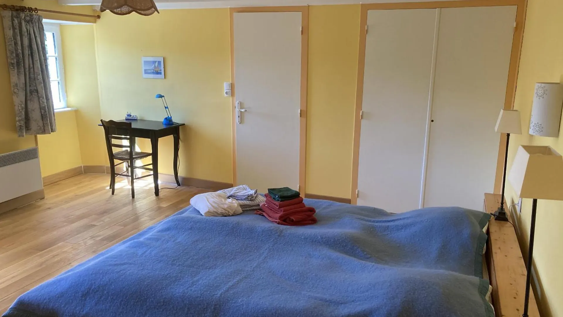 711- Spacieuse Ferme Bretonne Avec Sauna Et Grand Beuzec-Cap-Sizun